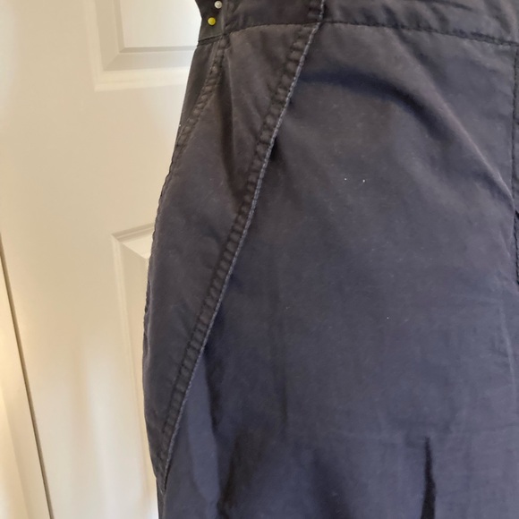 Stella McCartney authentic 100% cotton cropped pants, charcoal tone, size 6-8 - Picture 4 of 11